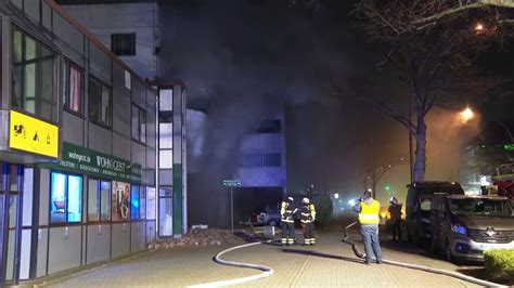 Gro Einsatz Der Feuerwehr Wegen Brand In Gewerbegeb Ude Ndr De