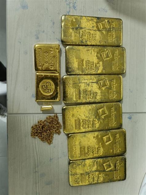 International Gold Smuggling Racket Busted Two Women Passengers