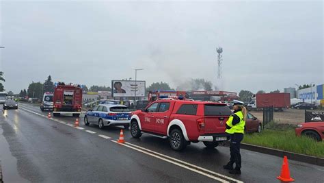 Pożar w autokomisie przy Warszawskiej zdjęcie nr 307227 Elbląg