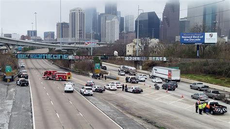 Deadly crash closes ramp from Katy Freeway to North Freeway