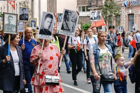 Rostov on Don Rusia 9 de mayo de 2018 La gente en la procesión del