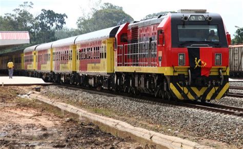 Cent Nouvelles Locomotives Pour Les Chemins De Fer De Benguela En