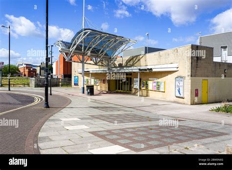 Birkenhead Park Railway Station Hi Res Stock Photography And Images Alamy