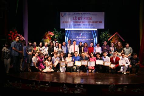 truong dh san khau dien anh tphcm ky niem  nam ngay thanh lap