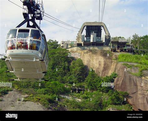 Br Sil Rio De Janeiro T L Ph Rique Du Pain De Sucre Stock Photo Alamy