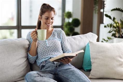 Livros Incr Veis Para Ler Nas F Rias Jovem Pan