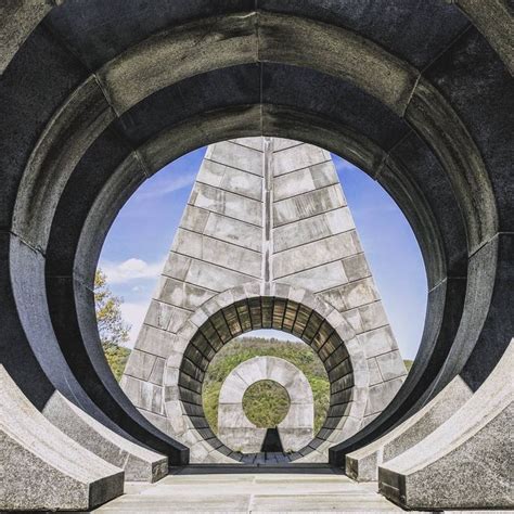 Memorial Sculpture Spomenik Spomeniks Spomeniki Architecture