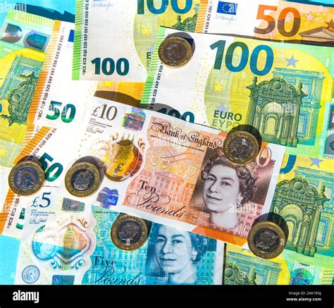 100 pound notes hi-res stock photography and images - Alamy