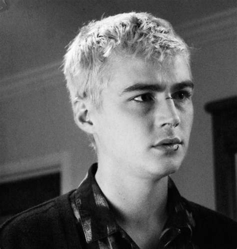 Miles Heizer 💜 13 Reasons Why Aesthetic Thirteen Reasons Why 13 Reasons