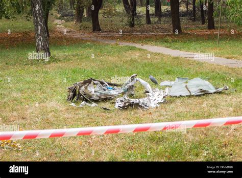 Misil Quemado En Parque P Blico Kiev Ucrania Secuelas Del