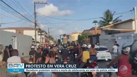 Familiares E Amigos Bloqueiam Trecho Da BA 001 E Protestam No Centro De