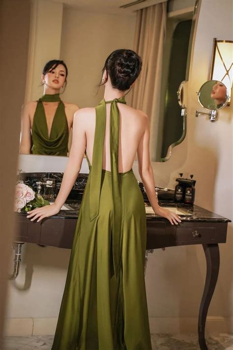 Pin By Storm On Green Formal Dresses In 2024 Prom Dresses Classy