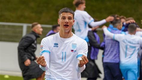 Fußball Zwerg San Marino feiert Aufstieg in Nations League