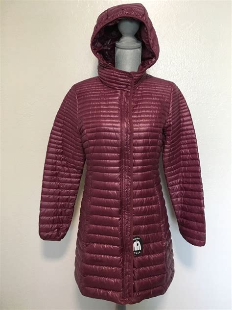 Patagonia Fiona Down Lightweight Hooded Plum Purple Parka Jacket Women