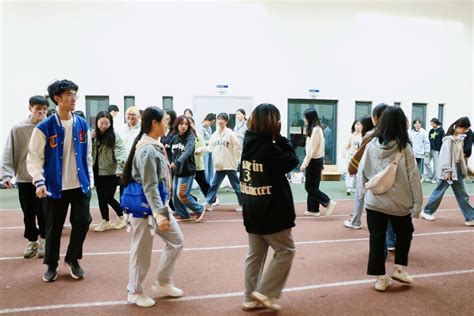 “学思践悟二十大，踔厉奋发新征程”团学干部素质拓展活动顺利开展 四川文理学院外国语学院