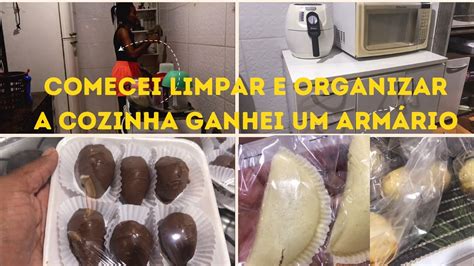 Comecei a limpeza da Cozinha Ganhei um armário Fiz Bombom de morango