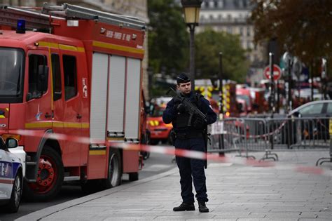 Attaque à La Préfecture De Police De Paris Au Moins Cinq Morts Dont L