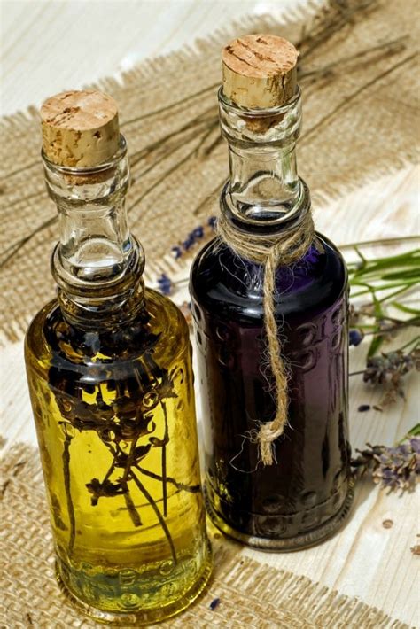 10 Best Essential Oils For Aging Skin And How To Use Them