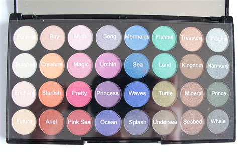 MAKEUP REVOLUTION Mermaids Forever 32 Ultra Professional Eyeshadow