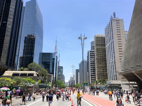 Avenida Paulista Comemora 130 Anos Com Desfile De Carros Antigos