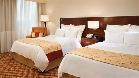 Indianapolis Hotels near Lucas Oil Stadium | Indianapolis Marriott East