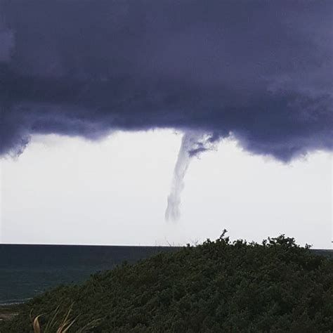 Maltempo I Temporali Risalgono Sul Salento Violenti Nubifragi E