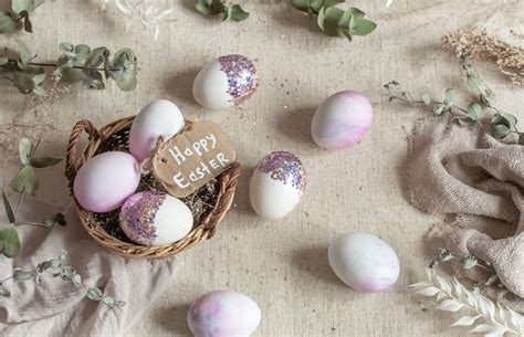 Premium Photo Easter Still Life With Eggs Decorated With Sequins In A