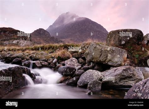 Sunrise over Tryfan, Snowdonia National Park Stock Photo - Alamy