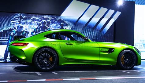 Green Mercedes-Benz AMG GTR 2018 V8 Bi-turbo Exterior Details ...