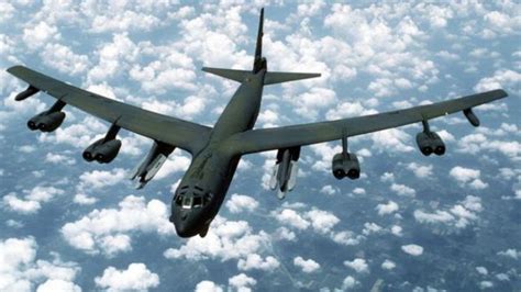 El cazabombardero B 52 el avión que simboliza el poderío militar de