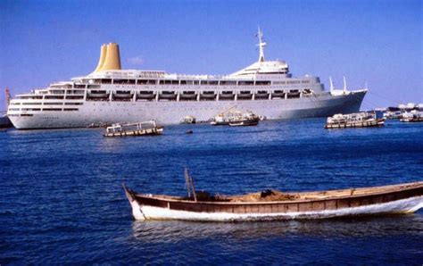 No.909 Canberra launched 16 March 1960 | The World's Passenger Ships