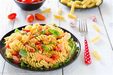 Pasta Fredda Con Salmone Affumicato Rucola E Pomodorini