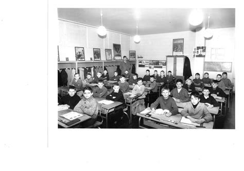 Photo De Classe Cm2 De 1968 Ecole Pierre Brossolette Copains Davant