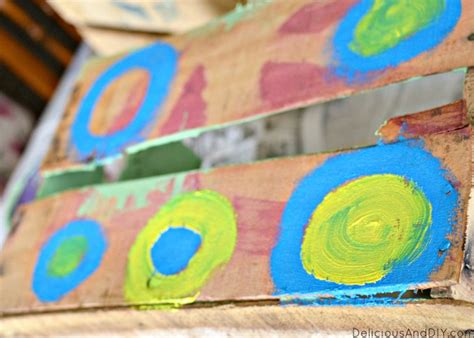 Painted Circles Wooden Crate Makeover - Delicious And DIY