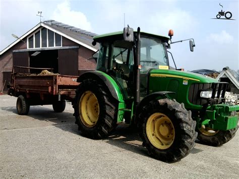 Foto John Deere 5620 751624