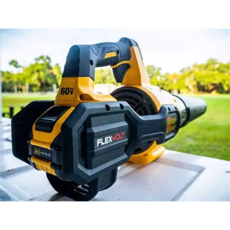 Dewalt 125 Mph 600 Cfm Flexvolt 60v Max Lithium Ion Cordless Axial Blower With 1 30ah Battery