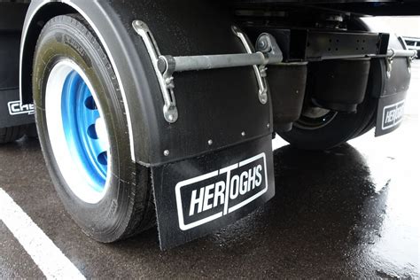 Hertoghs Carrosserieën neemt Carosserie Akkermans over Truckstar