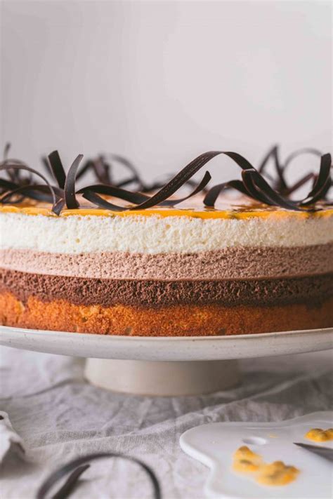 Dreierlei Mousse Au Chocolat Torte Mit Passionsfrucht La Crema