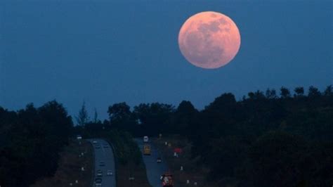 Fenomena Langka Super Blue Blood Moon Begini Niat Dan Tata Cara Salat