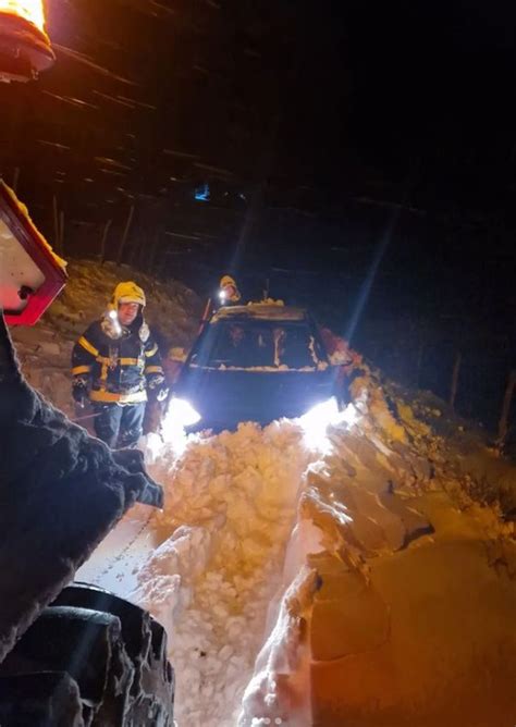 Video Kolaps U Srbiji Snijeg Okovao Zemlju Ljude Spa Avali Iz Nanosa