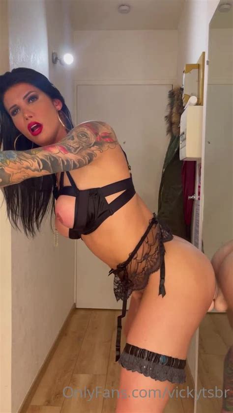 Dildo In The Wall AShemaletube