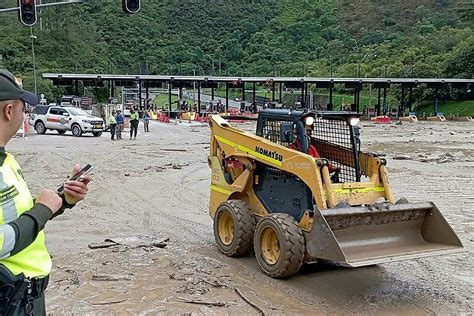 Colombie 14 Personnes Sont Mortes Dans Un Glissement De Terrain