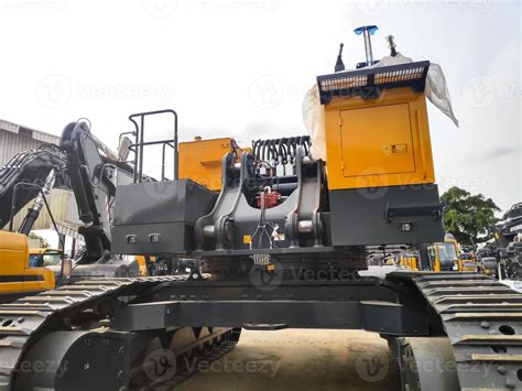 Parts components of Excavator heavy equipment. 9508378 Stock Photo at ...