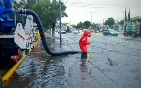 Encharcamientos Caos Vial Y Apagones Dej Fuerte Lluvia En El Edomex