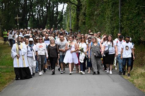 Mort De Karine Esquivillon Une Marche Blanche En Sa M Moire Rassemble