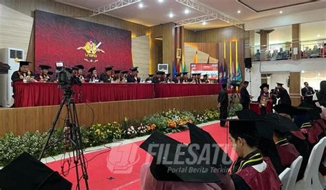 Unsika Karawang Gelar Wisuda Gelombang Ii Tahun Akademik 2023 2024 Lahirkan 1233 Sarjana • File Satu