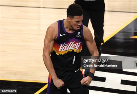 Devin Booker Dunking Photos and Premium High Res Pictures - Getty Images