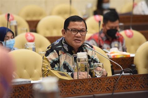 Golkar Tugaskan Hanan A Rozak Maju Di Pilgub Lampung 2024