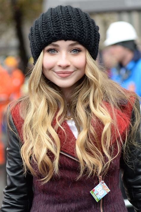 Sabrina Carpenter: 2014 Macys Thanksgiving Day Parade -08 – GotCeleb