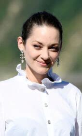 Marion Cotillard Looks Super Stylish In A Chanel Jacket For Bigger